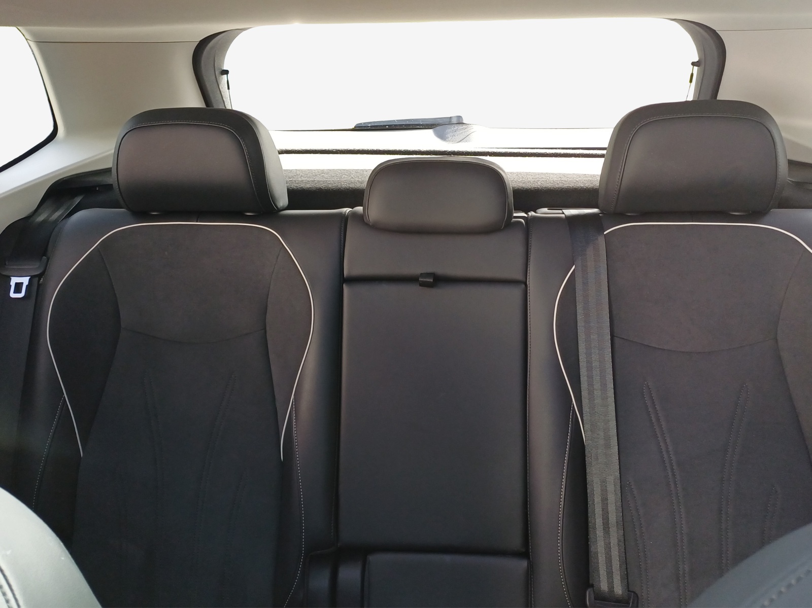 VW Tiguan 2.0 TSI DSG Elegance 4Motion-image-11