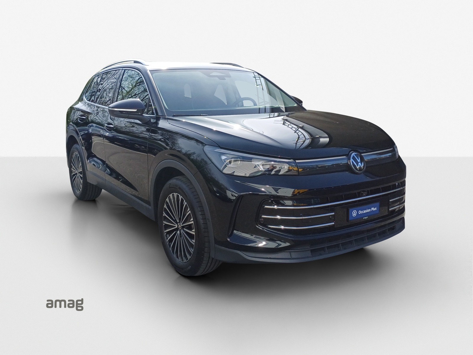 VW Tiguan 2.0 TSI DSG Elegance 4Motion-image-5