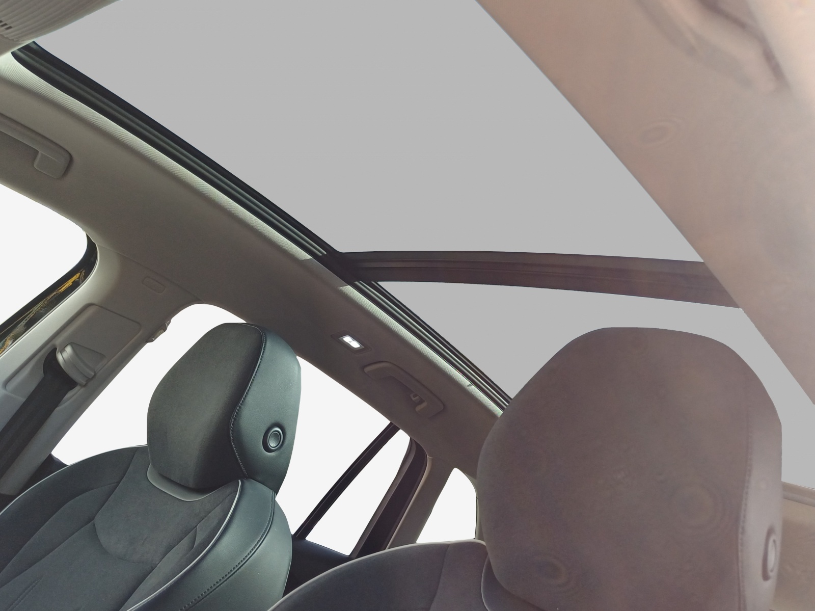 VW Tiguan 2.0 TSI DSG Elegance 4Motion-image-13