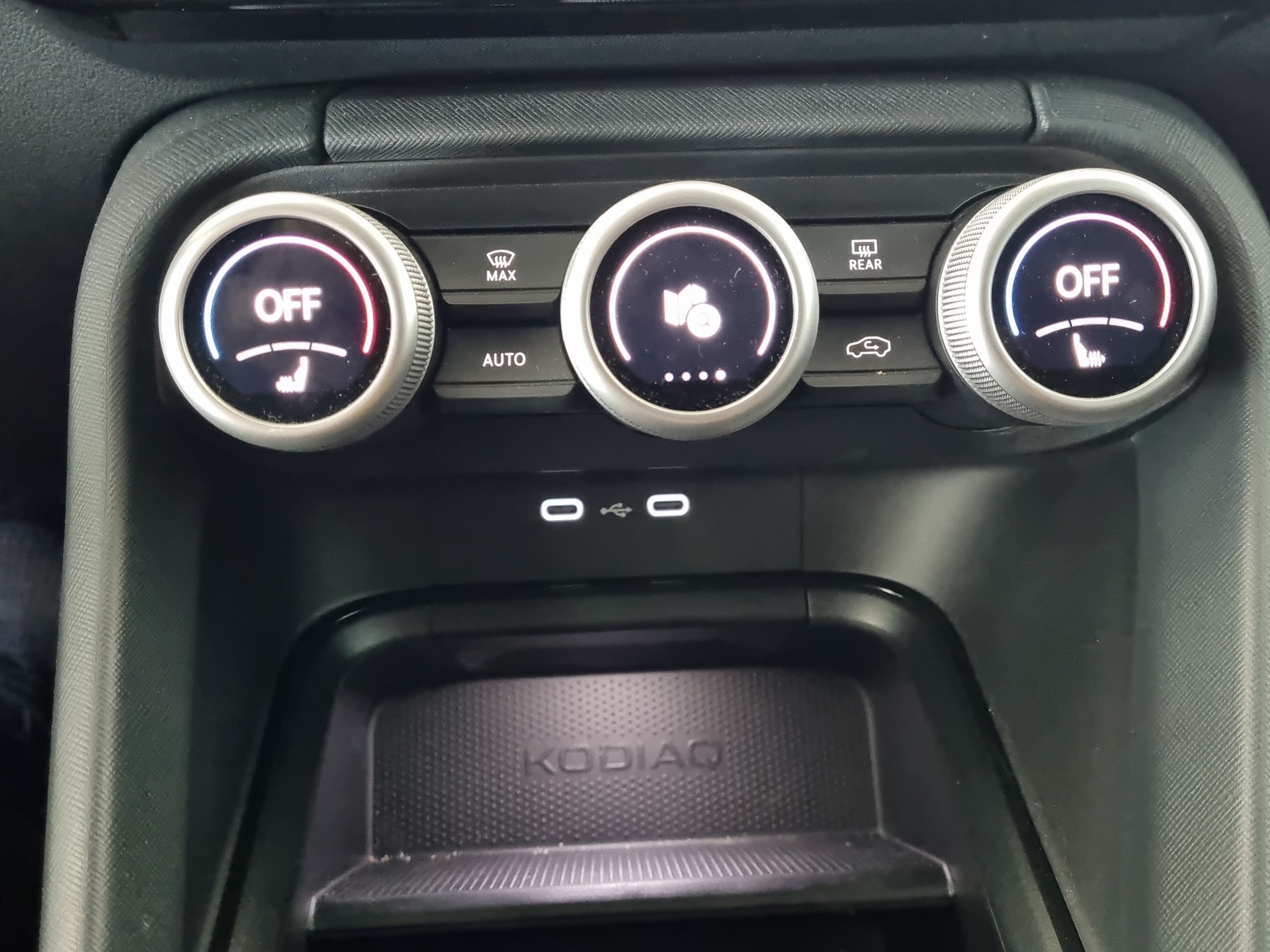 SKODA Kodiaq 2.0 TSI Selection 4x4 *7-Plätzer*-image-14
