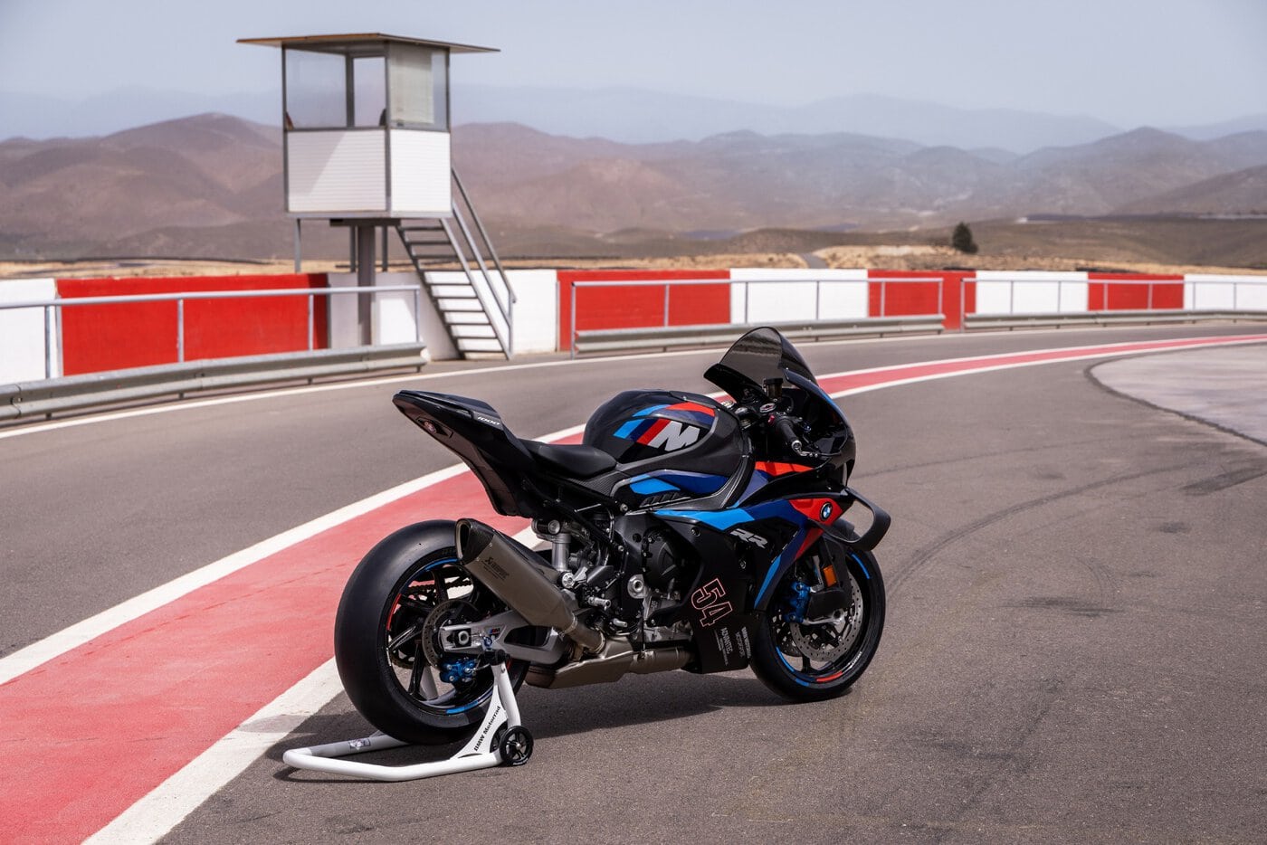 BMW M 1000 RR-showroom-element-3