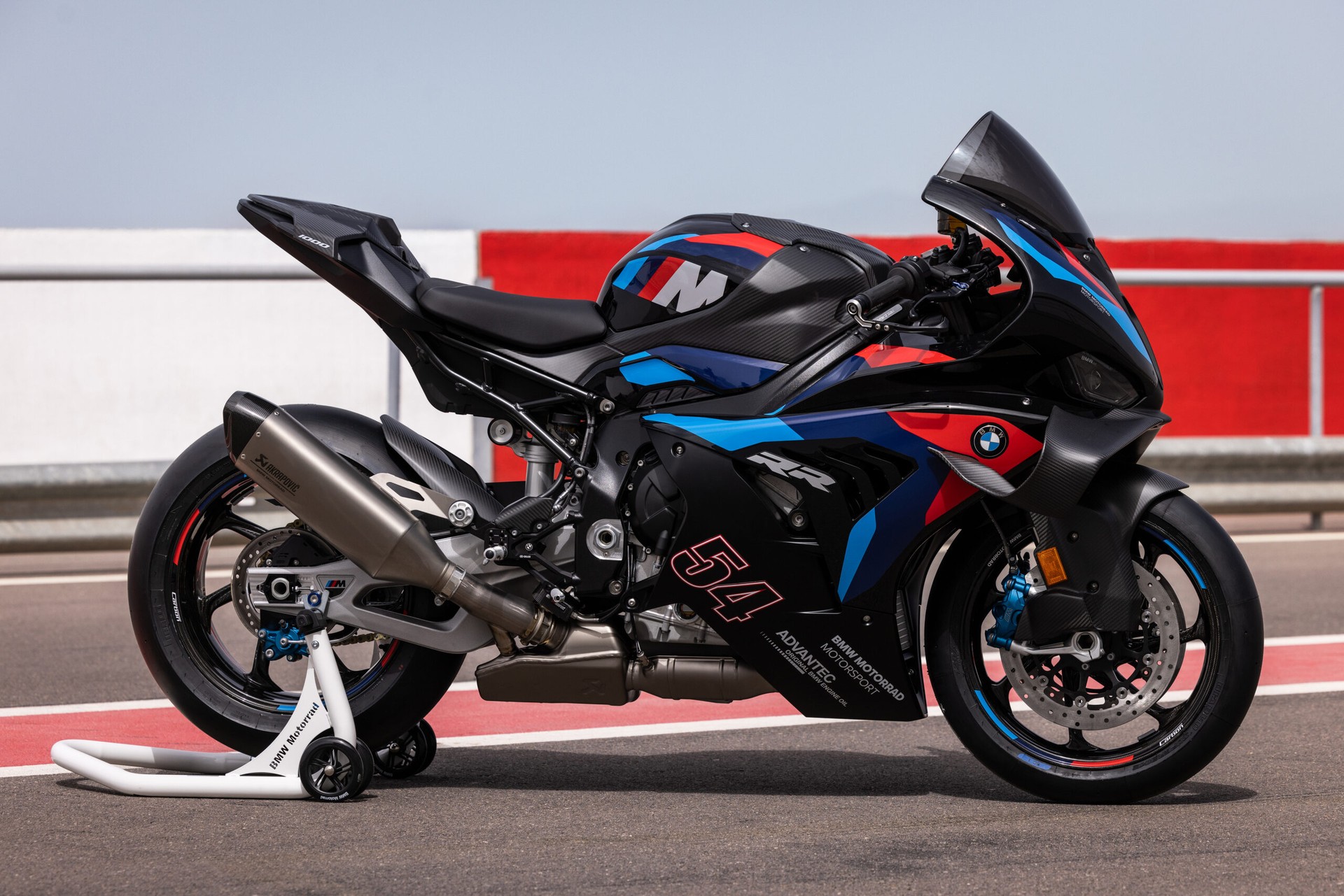 BMW M 1000 RR-showroom-element-2