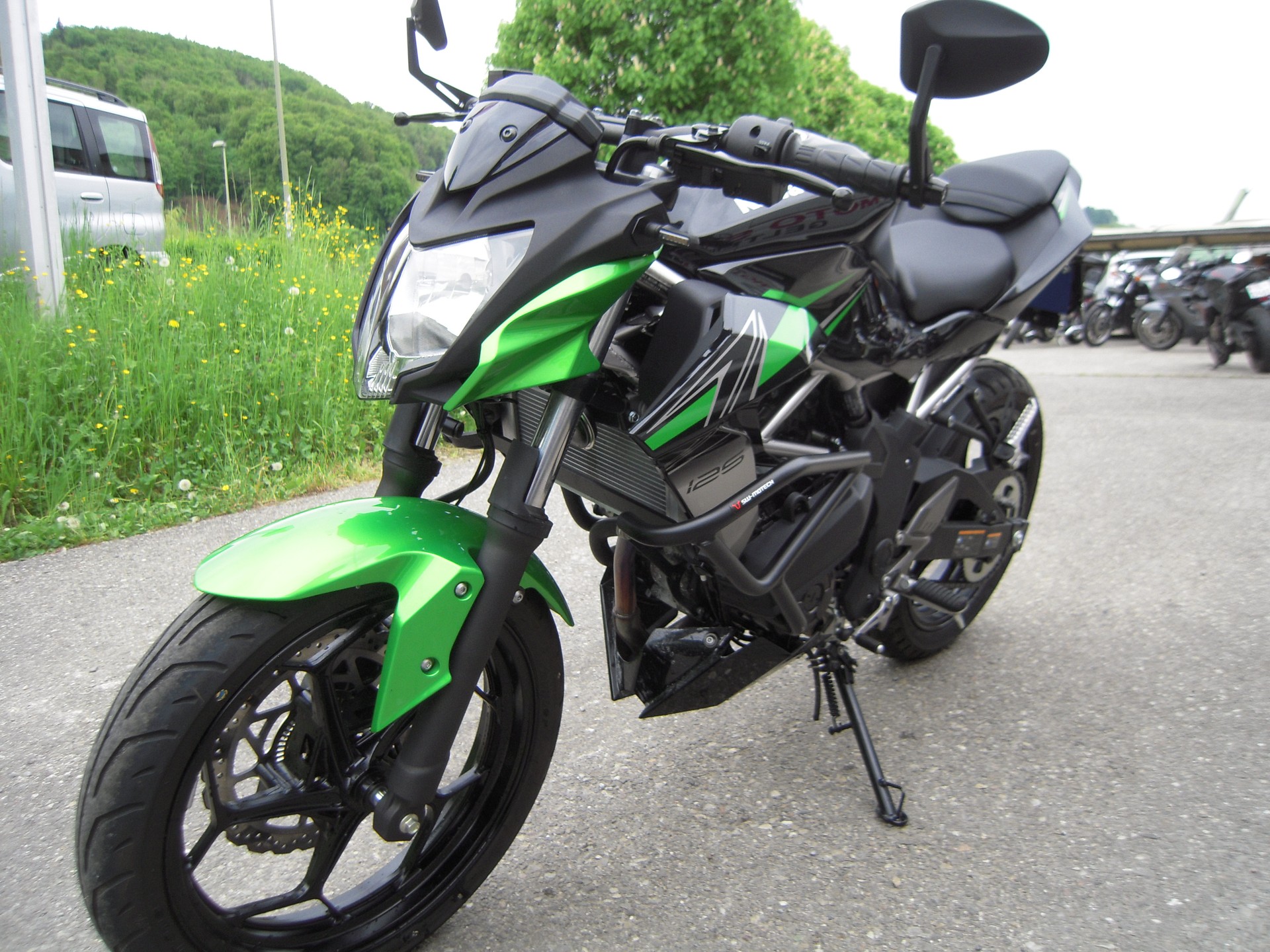 KAWASAKI Z 125-image-2