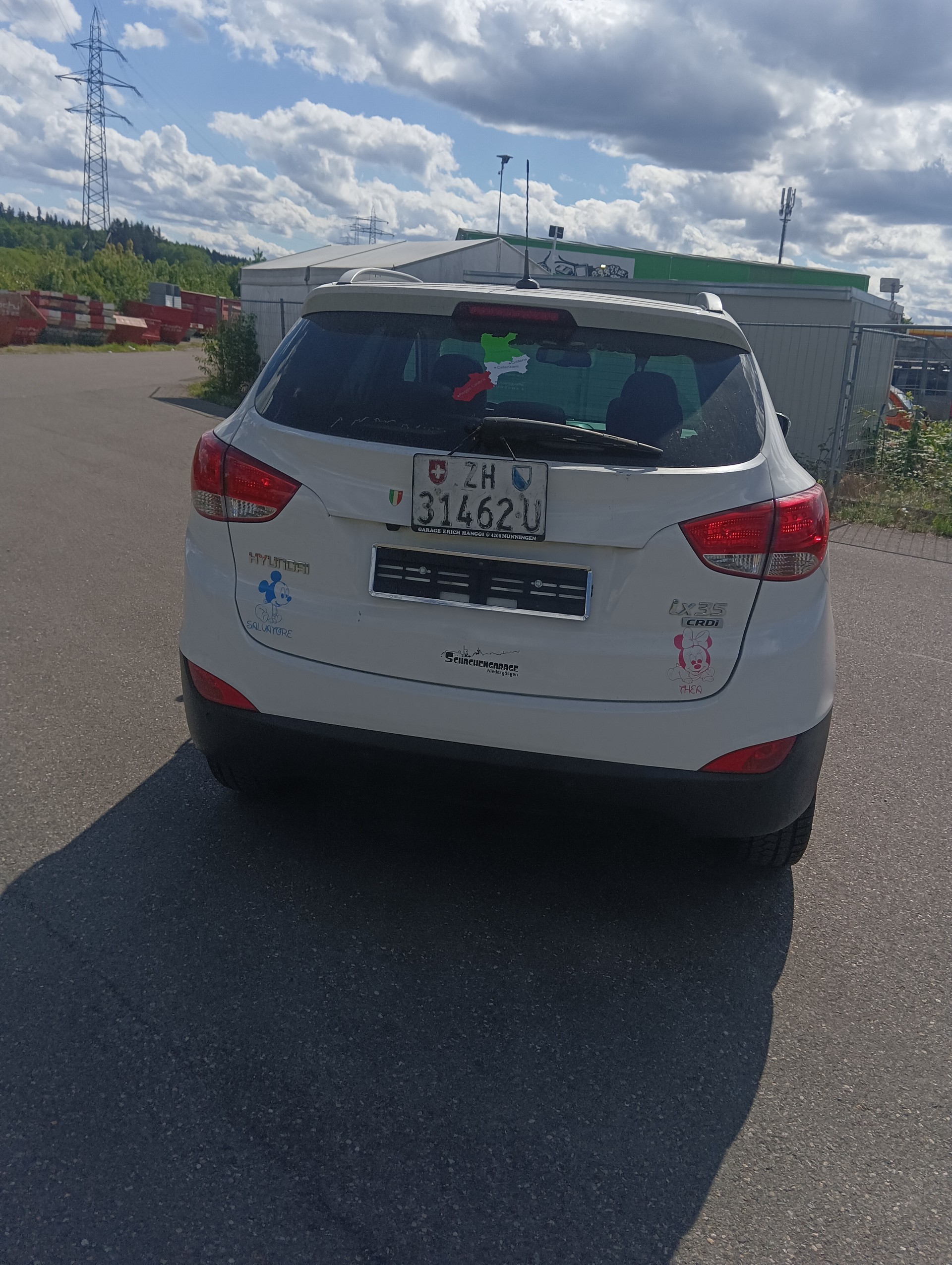 HYUNDAI iX 35 2.0 CRDi Premium 4WD Automatic-image-6