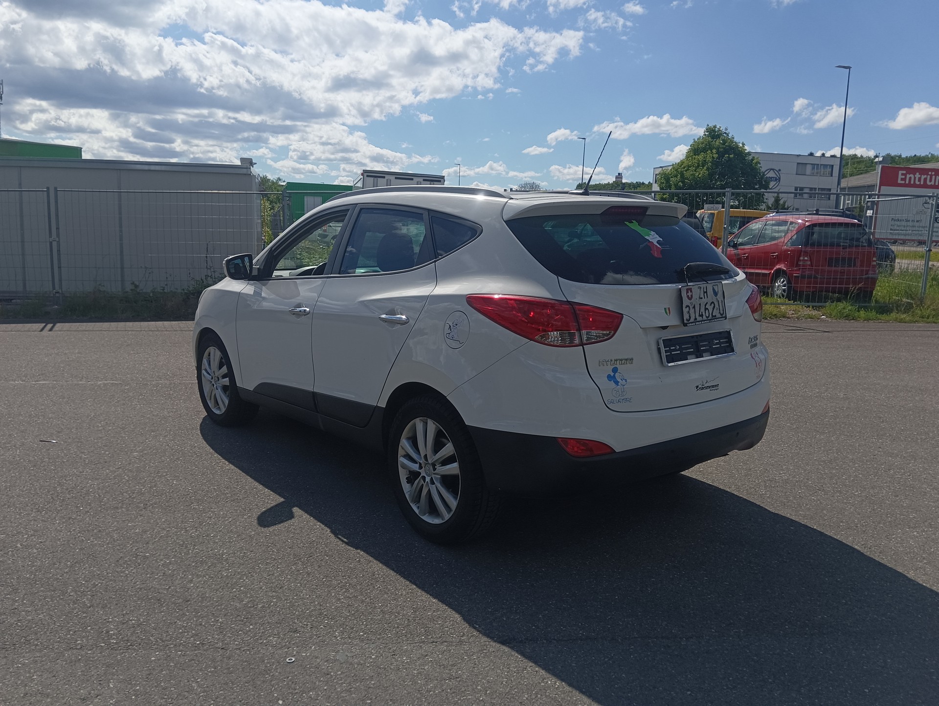 HYUNDAI iX 35 2.0 CRDi Premium 4WD Automatic-image-5