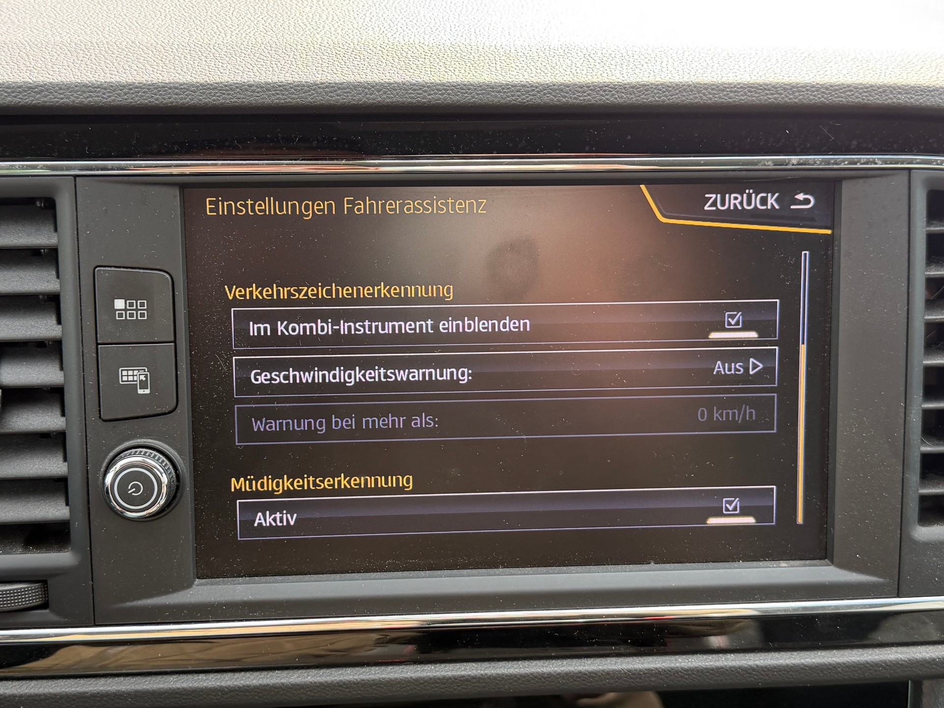 SEAT Leon ST 1.8 TSI FR DSG-image-17