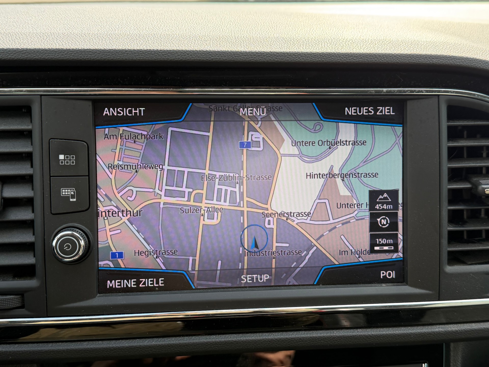 SEAT Leon ST 1.8 TSI FR DSG-image-14