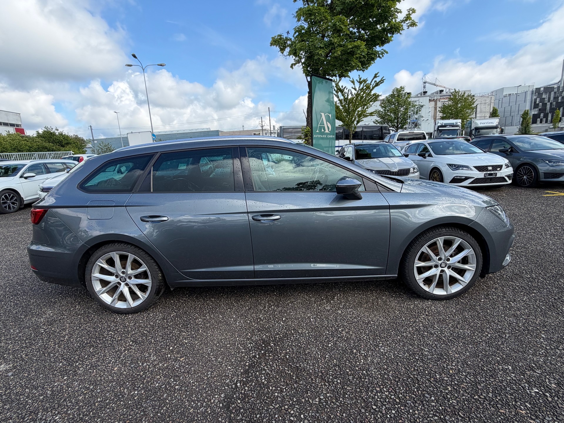SEAT Leon ST 1.8 TSI FR DSG-image-3