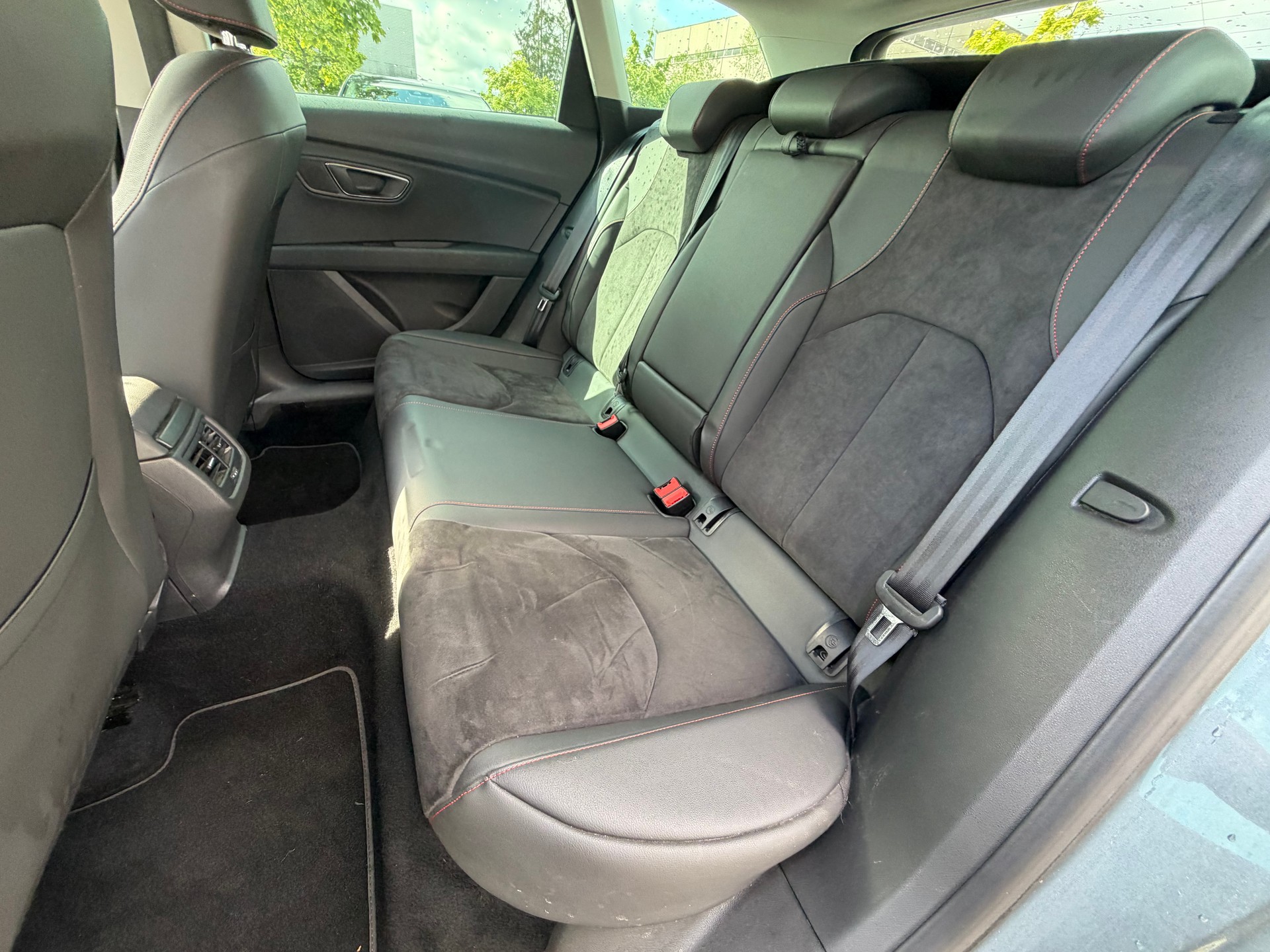 SEAT Leon ST 1.8 TSI FR DSG-image-9