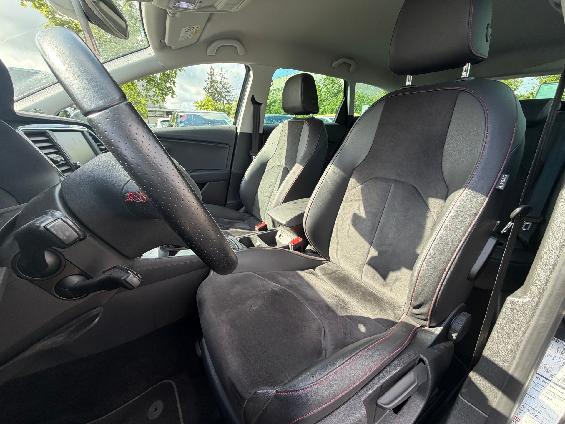 SEAT Leon ST 1.8 TSI FR DSG-image-8