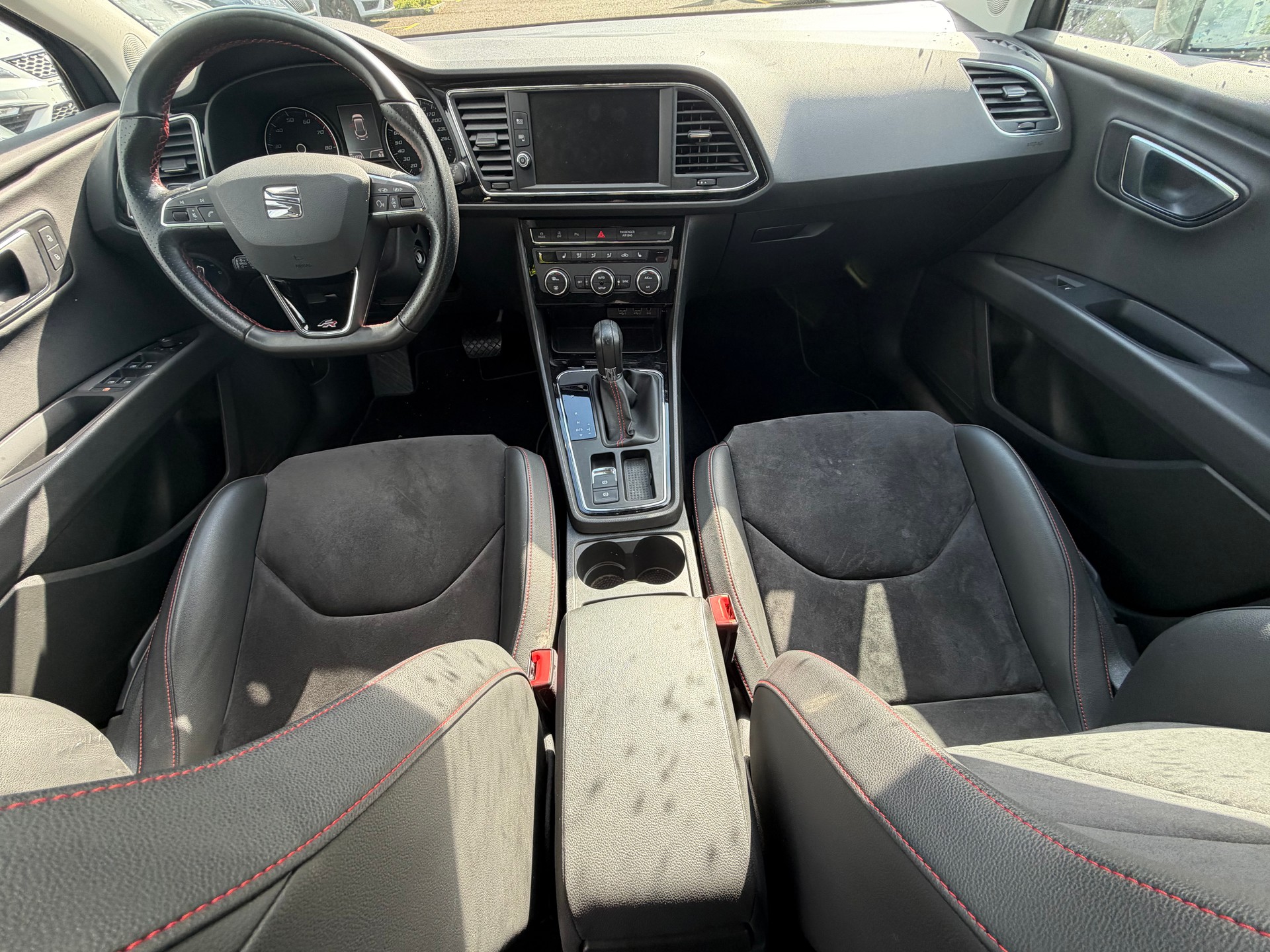 SEAT Leon ST 1.8 TSI FR DSG-image-10