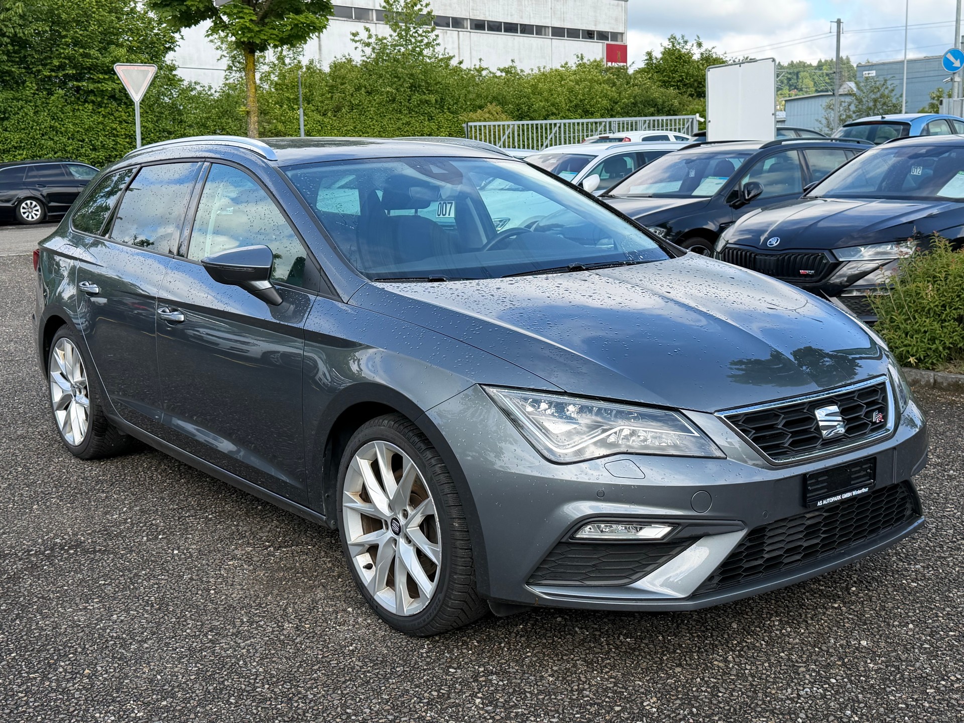 SEAT Leon ST 1.8 TSI FR DSG-image-2