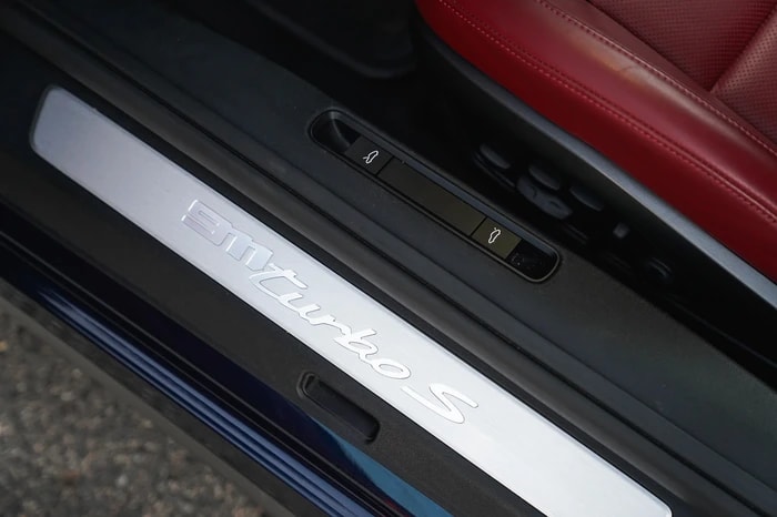 PORSCHE 911 Turbo S Cabriolet PDK-image-26