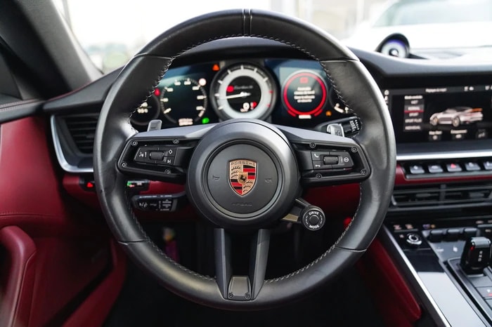 PORSCHE 911 Turbo S Cabriolet PDK-image-13