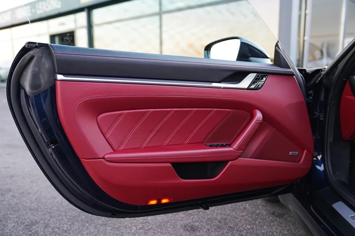 PORSCHE 911 Turbo S Cabriolet PDK-image-24