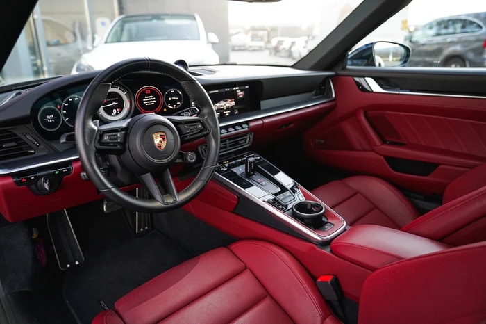 PORSCHE 911 Turbo S Cabriolet PDK-image-11