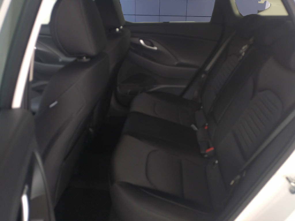 HYUNDAI i30 Wagon 1.5 T-GDi Amplia-image-10