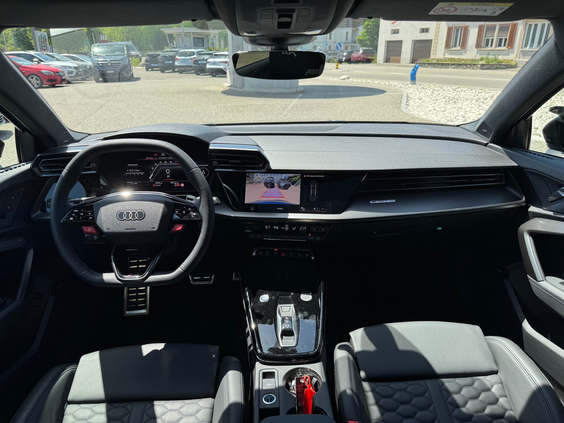AUDI RS3-R ABT Limousine 2.5 TSI quattro Limited Edition 1 of 125 / 510PS / ABT Schmiedefelgen / ABT Abgasanlage / ABT Aerodynamik-image-13