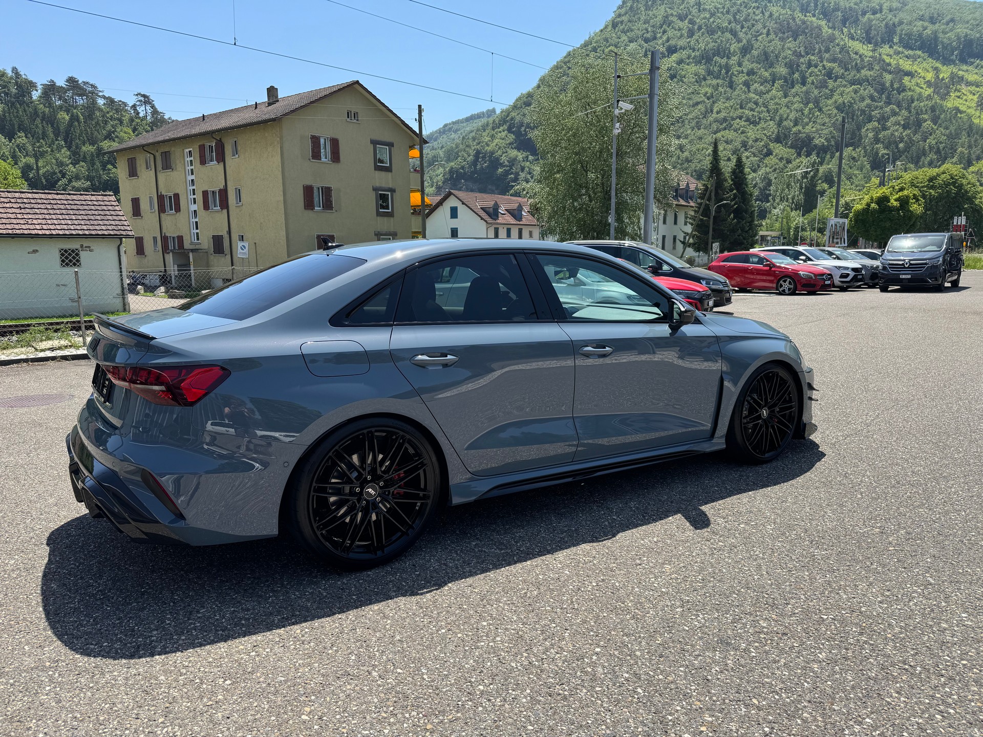AUDI RS3-R ABT Limousine 2.5 TSI quattro Limited Edition 1 of 125 / 510PS / ABT Schmiedefelgen / ABT Abgasanlage / ABT Aerodynamik-image-4