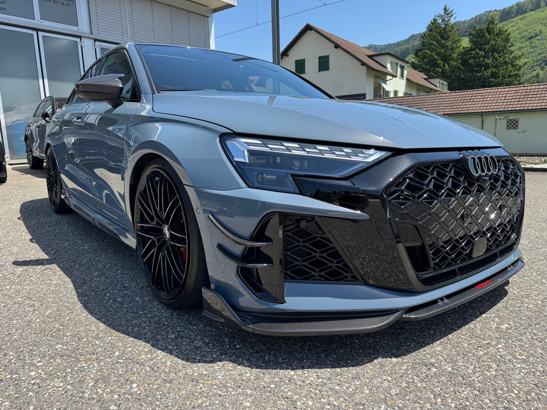 AUDI RS3-R ABT Limousine 2.5 TSI quattro Limited Edition 1 of 125 / 510PS / ABT Schmiedefelgen / ABT Abgasanlage / ABT Aerodynamik-image-2