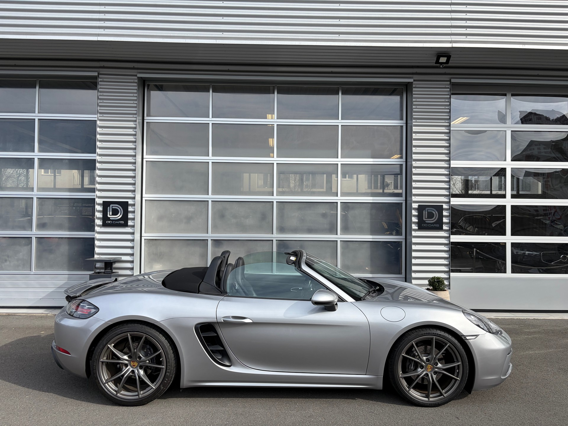 PORSCHE 718 Boxster 2.0 PDK/ Sport Auspuff/-image-0