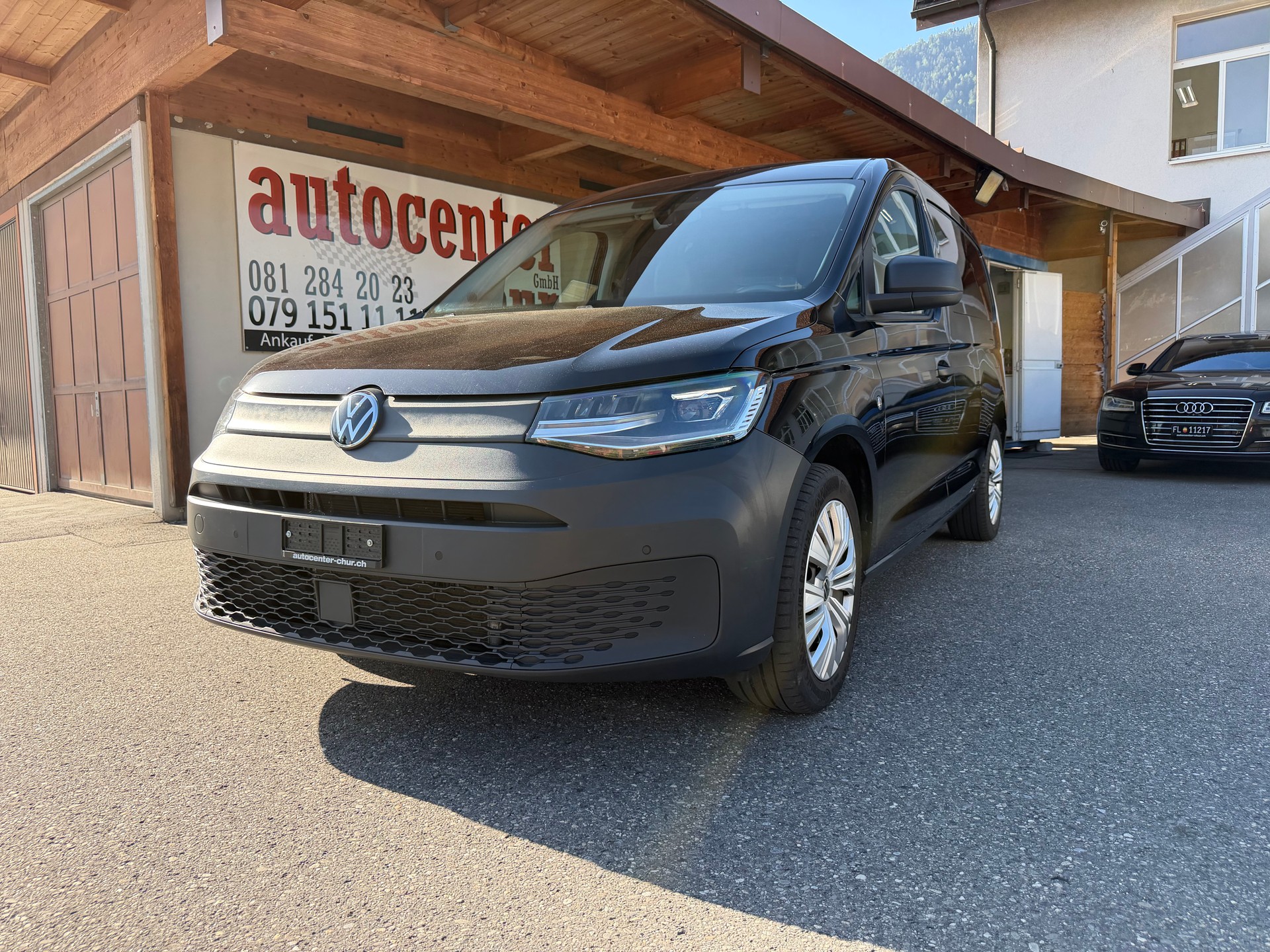 VW Caddy Cargo 2.0TDI Maxi 4Motion-image-0