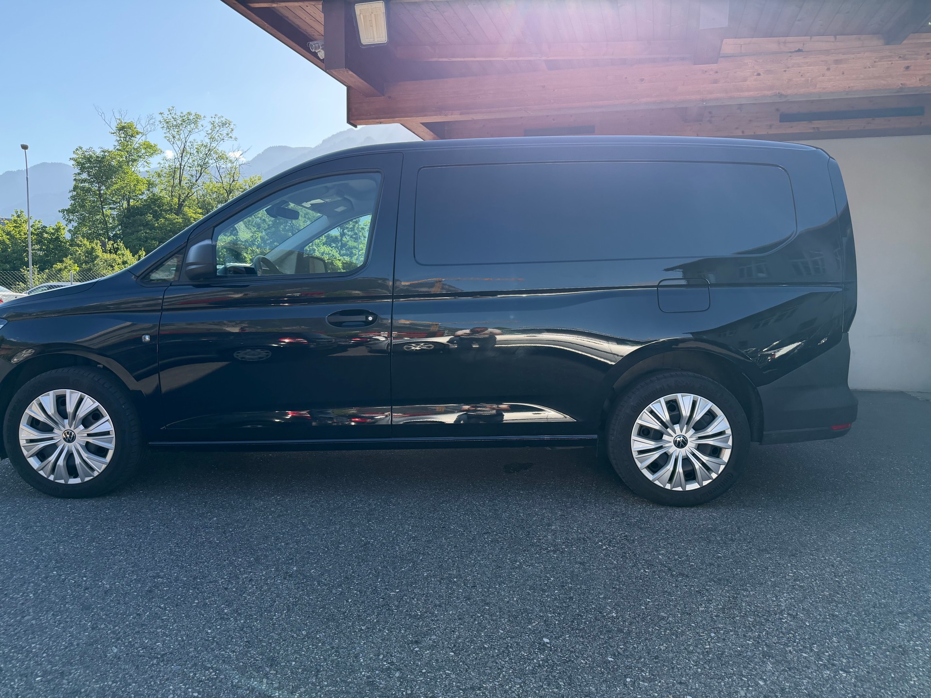 VW Caddy Cargo 2.0TDI Maxi 4Motion-image-13