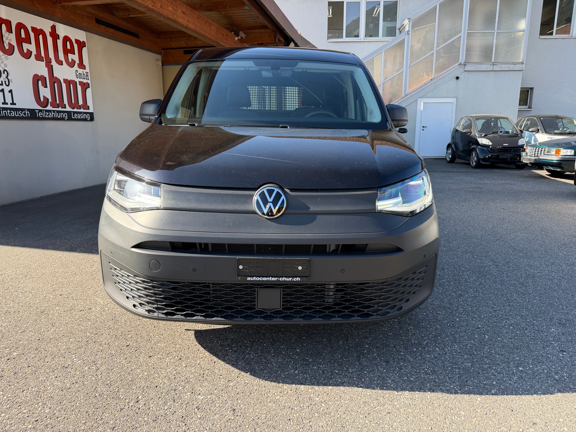 VW Caddy Cargo 2.0TDI Maxi 4Motion-image-1