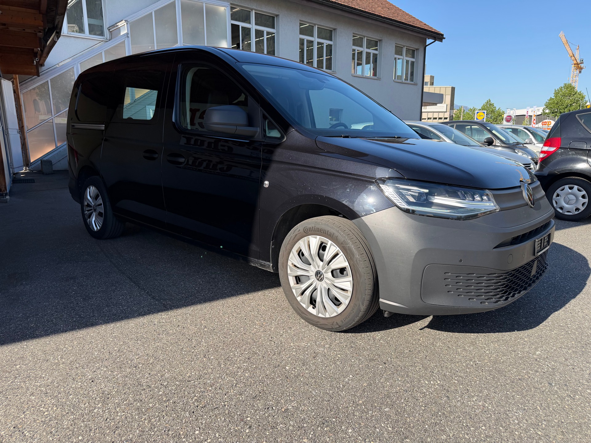 VW Caddy Cargo 2.0TDI Maxi 4Motion-image-2