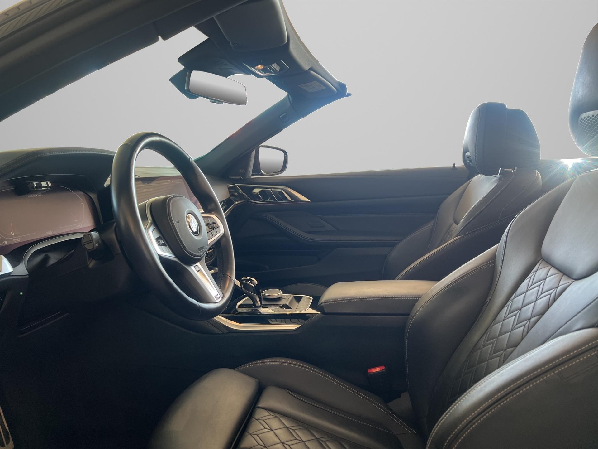 BMW M440i xDrive Cabrio-image-10