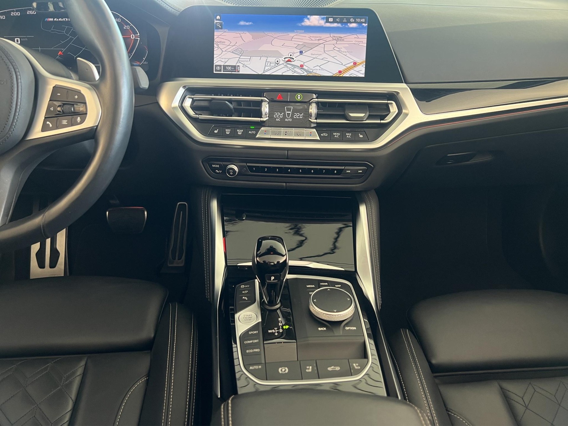 BMW M440i xDrive Cabrio-image-15