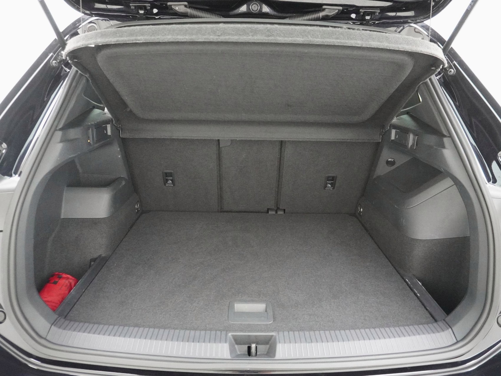 VW Tiguan 2.0 TSI DSG R-Line Black Style 4Motion (2025)-image-10