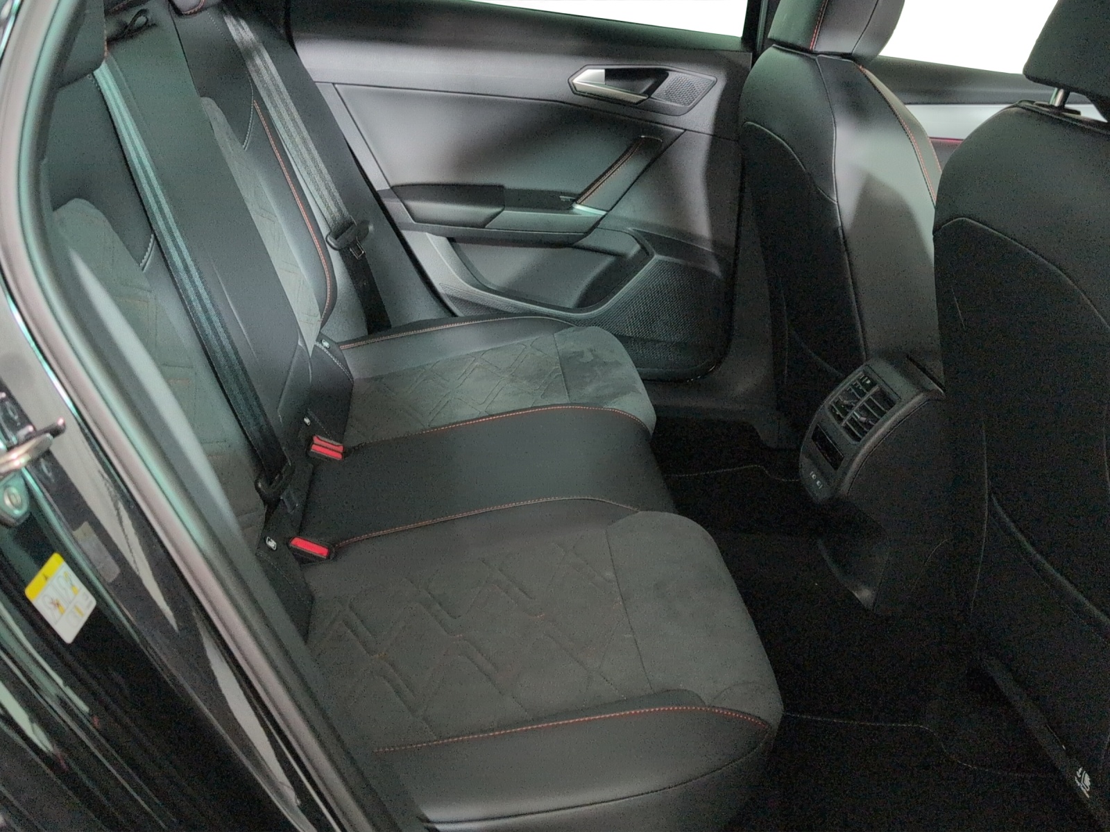 SEAT Leon ST 1.5 eTSI mHEV DSG Move FR-image-9