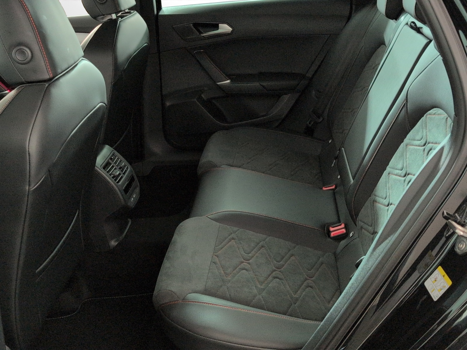 SEAT Leon ST 1.5 eTSI mHEV DSG Move FR-image-7