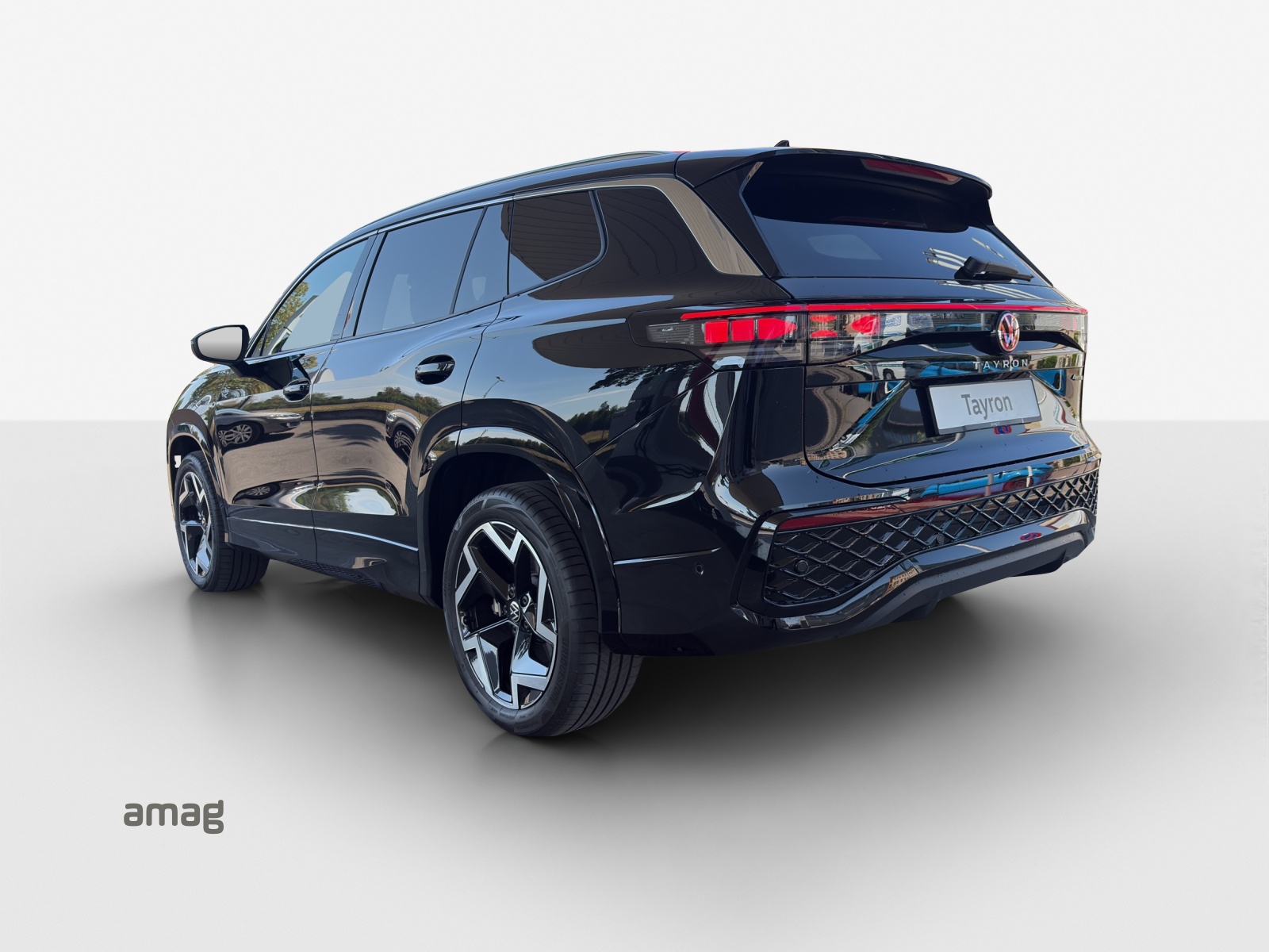 VW Fahrzeug wird im Kundenauftrag verkauft VW Tayron BLack 7 Seater-image-2