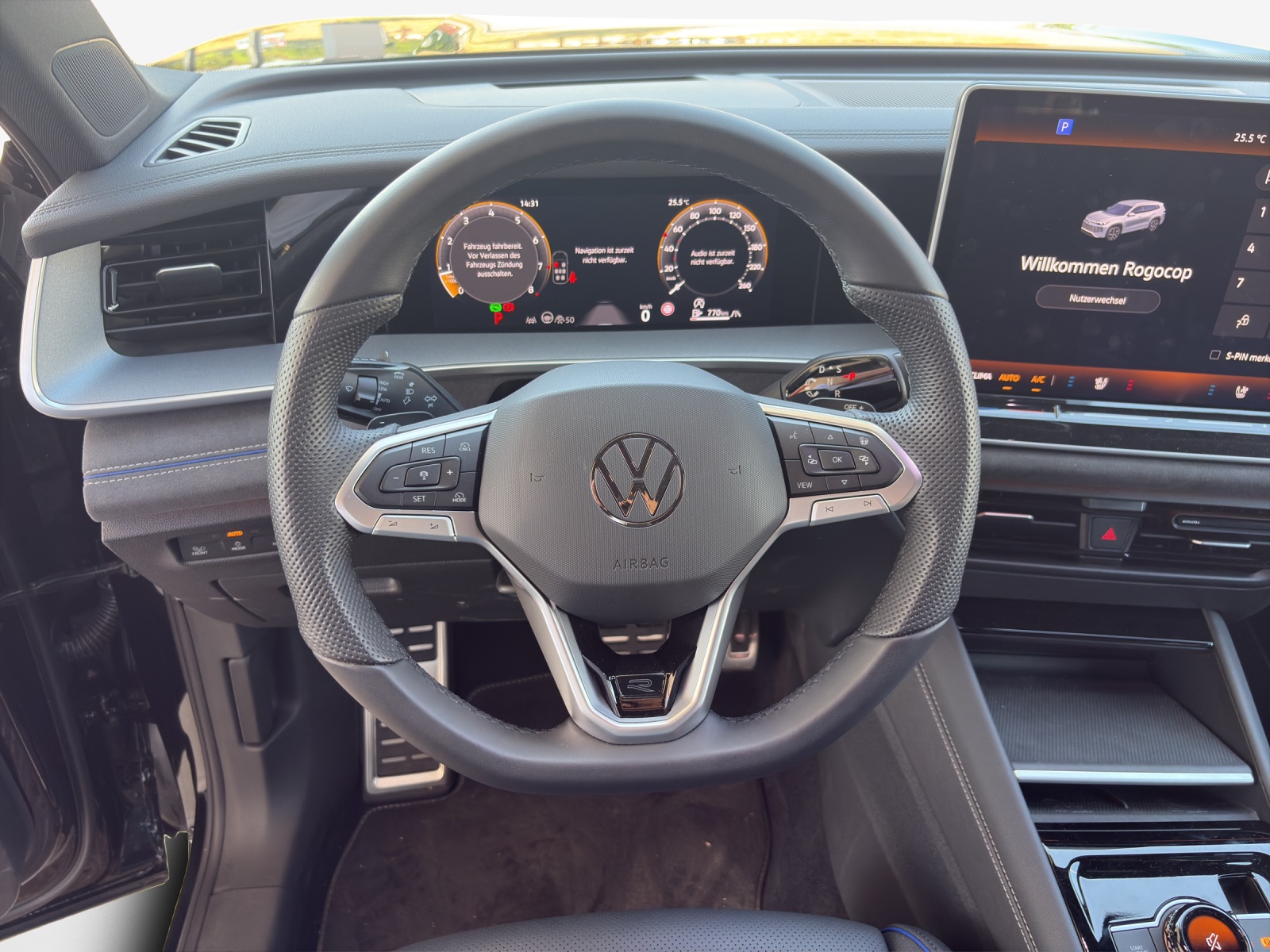 VW Fahrzeug wird im Kundenauftrag verkauft VW Tayron BLack 7 Seater-image-9