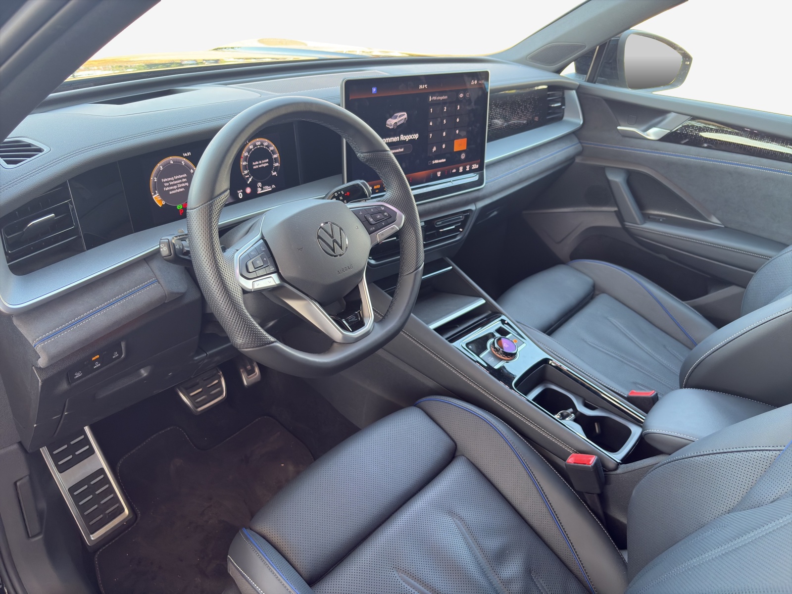 VW Fahrzeug wird im Kundenauftrag verkauft VW Tayron BLack 7 Seater-image-10