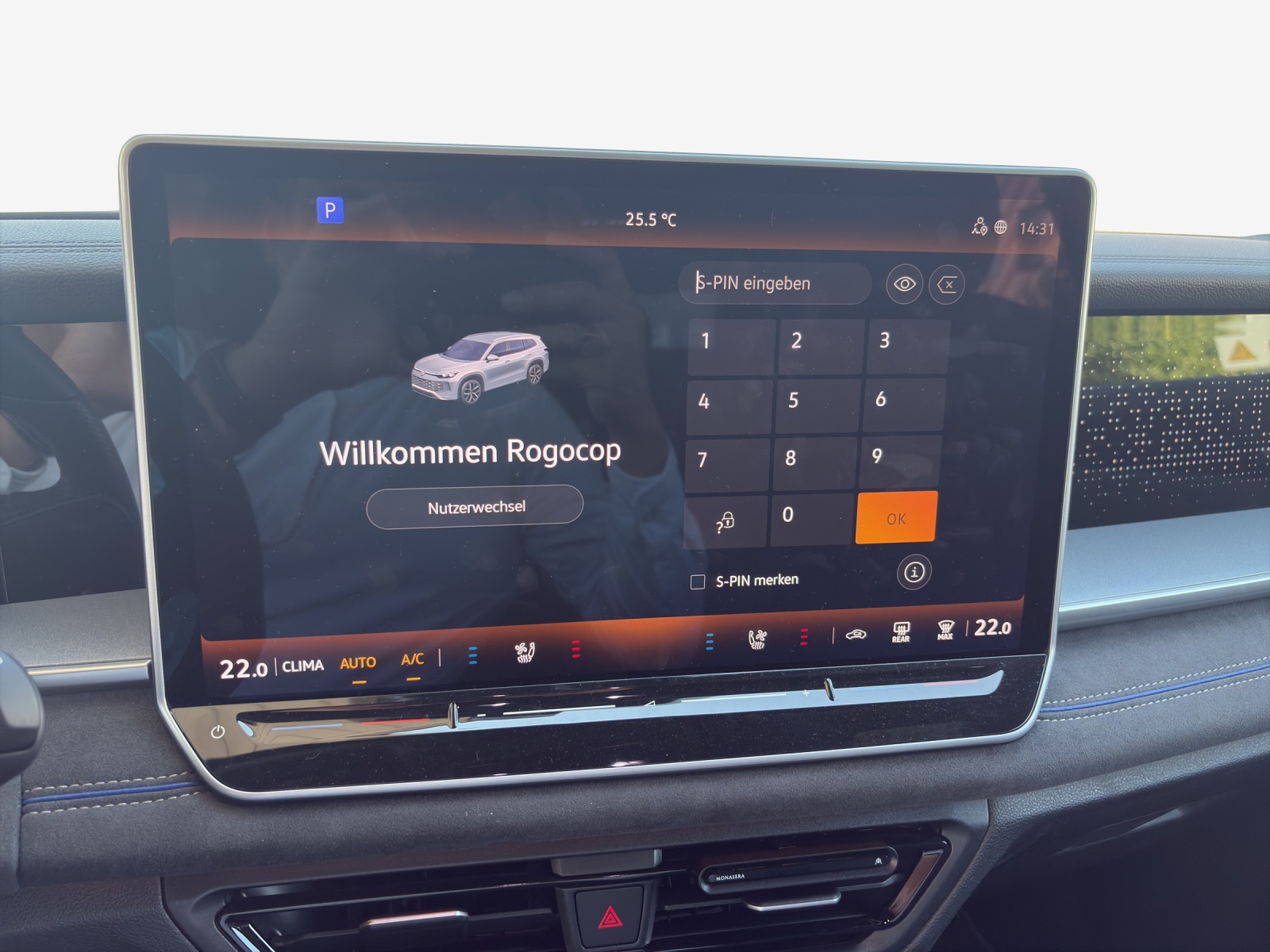 VW Fahrzeug wird im Kundenauftrag verkauft VW Tayron BLack 7 Seater-image-8