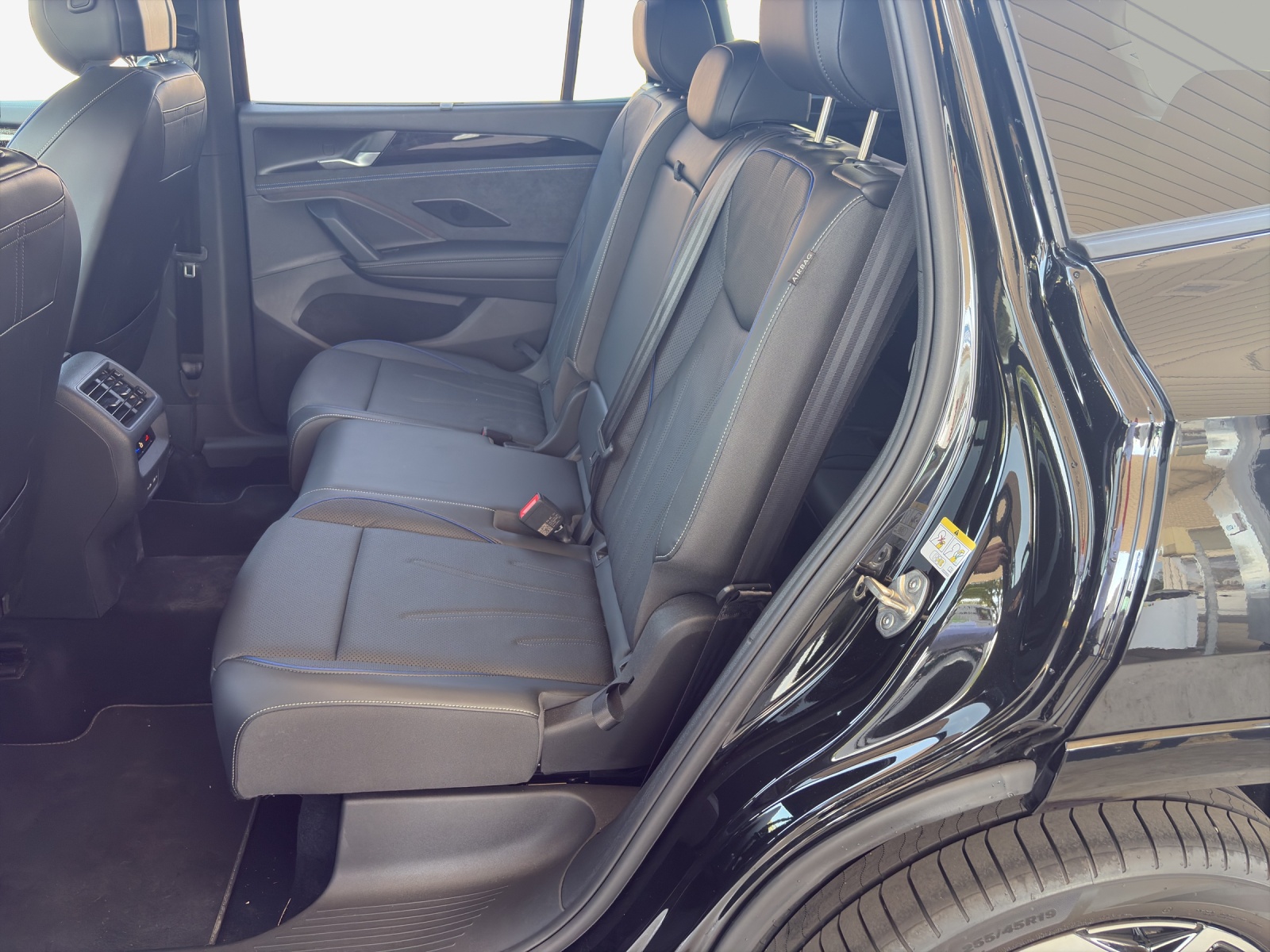 VW Fahrzeug wird im Kundenauftrag verkauft VW Tayron BLack 7 Seater-image-11