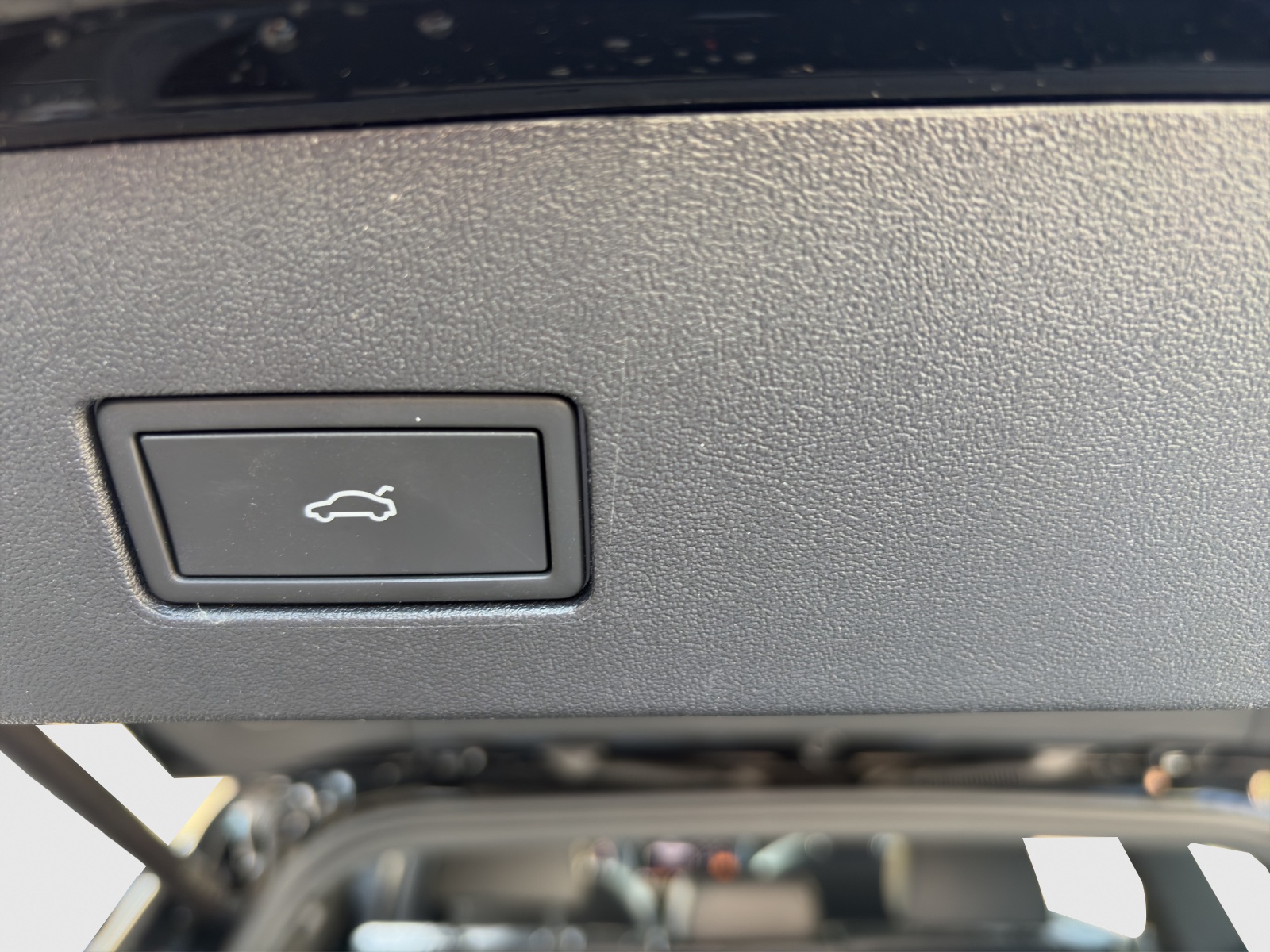 VW Fahrzeug wird im Kundenauftrag verkauft VW Tayron BLack 7 Seater-image-13