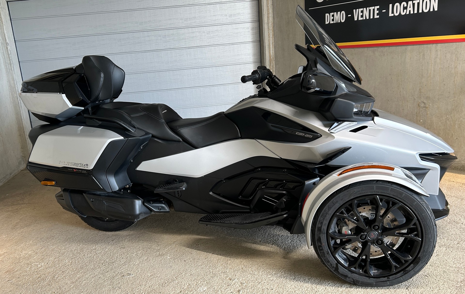 CAN-AM RT Limited-image-2