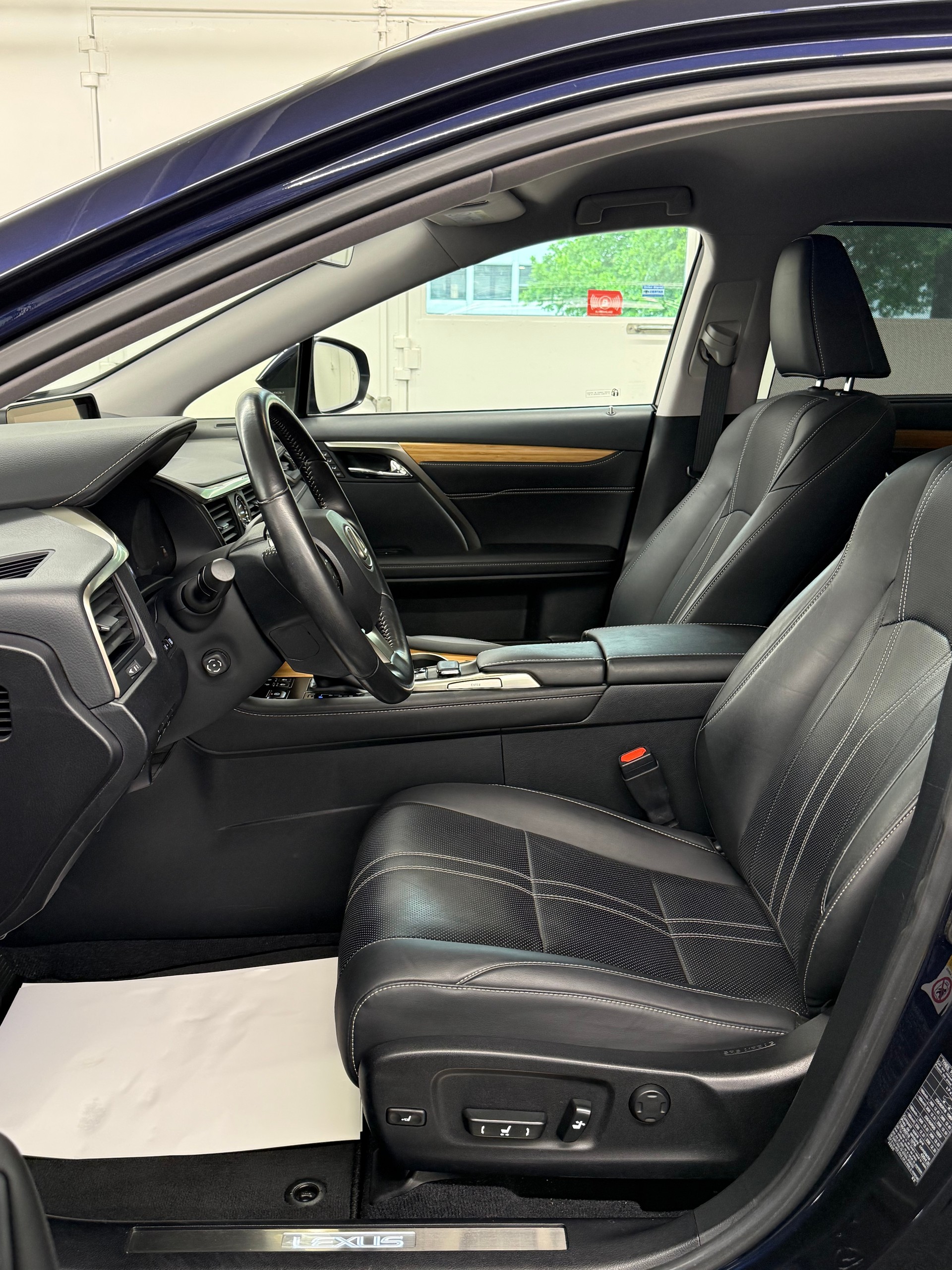 LEXUS RX 450h excellence AWD CVT-image-17