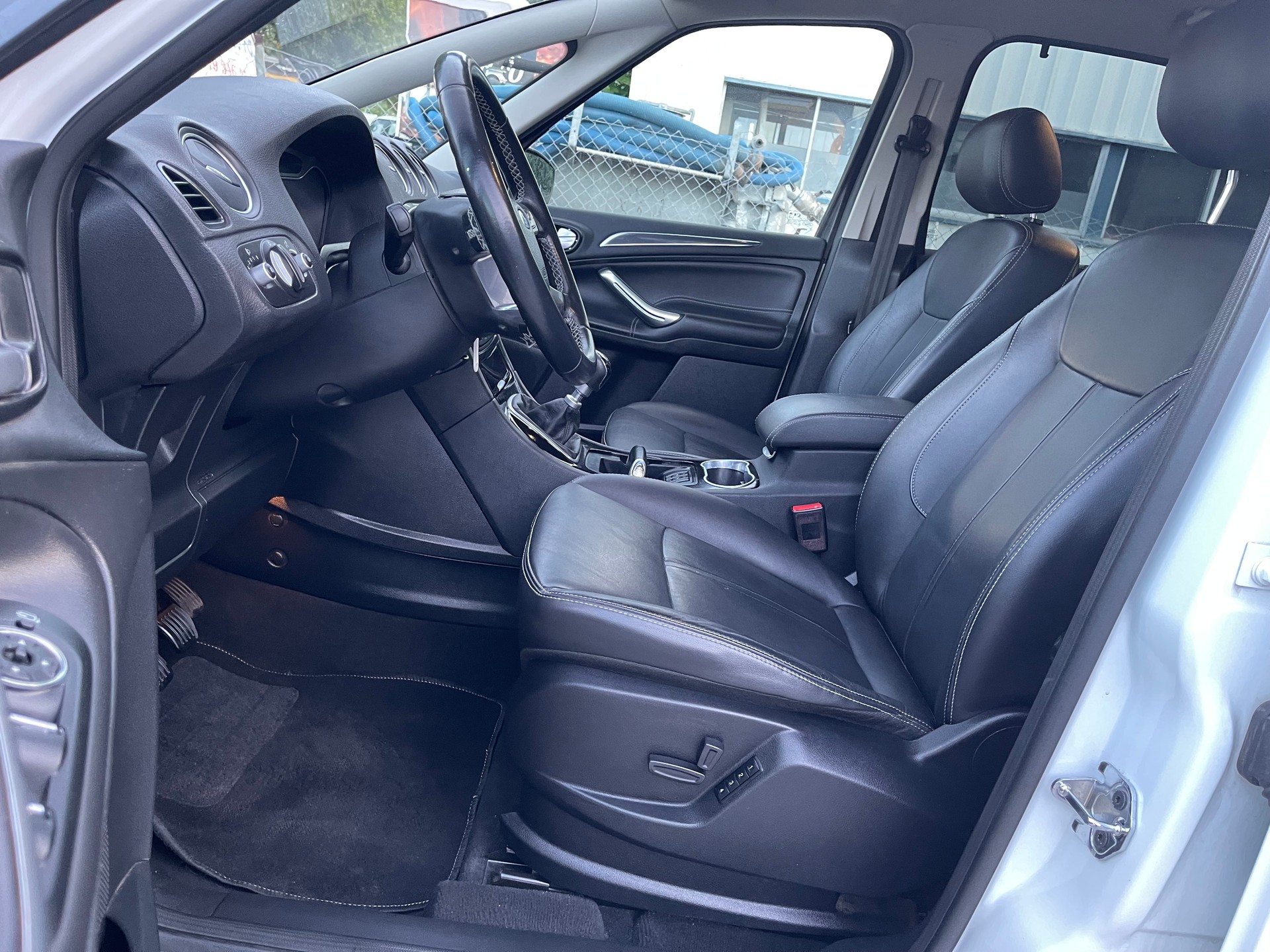 FORD S-Max 2.0 TDCi Titanium-image-14