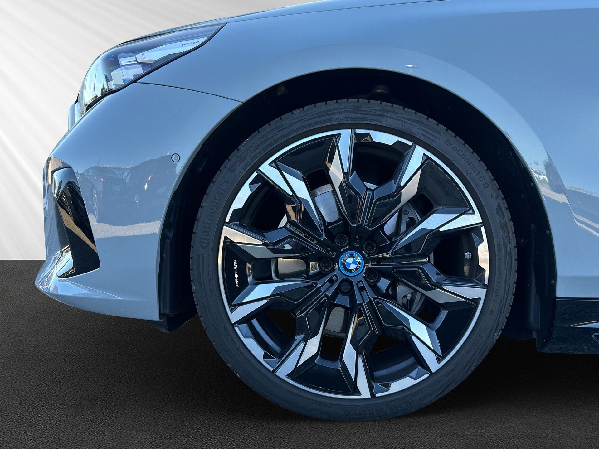 BMW i5 eDrive40 M Sport-image-8