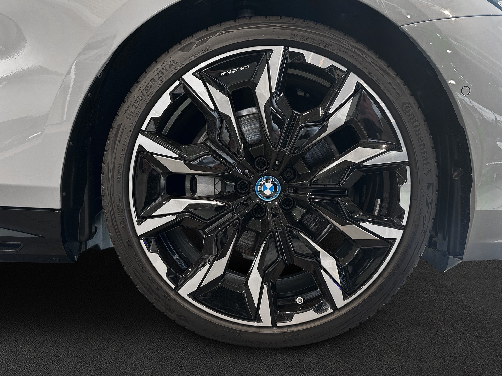 BMW i5 eDrive40 M Sport-image-6