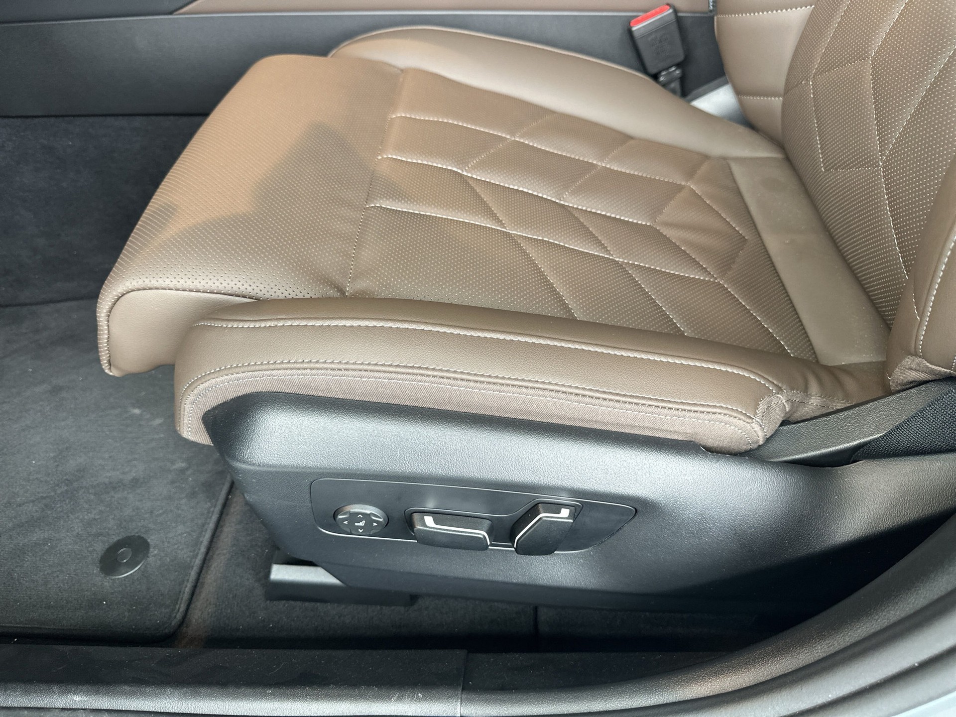 BMW i5 eDrive40 M Sport-image-14