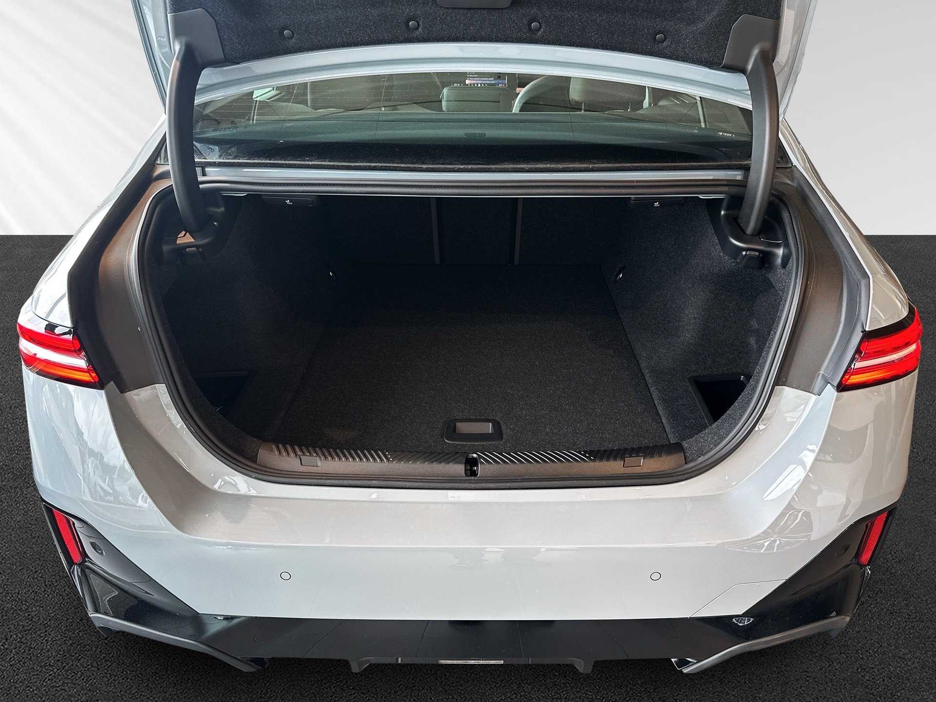 BMW i5 eDrive40 M Sport-image-4