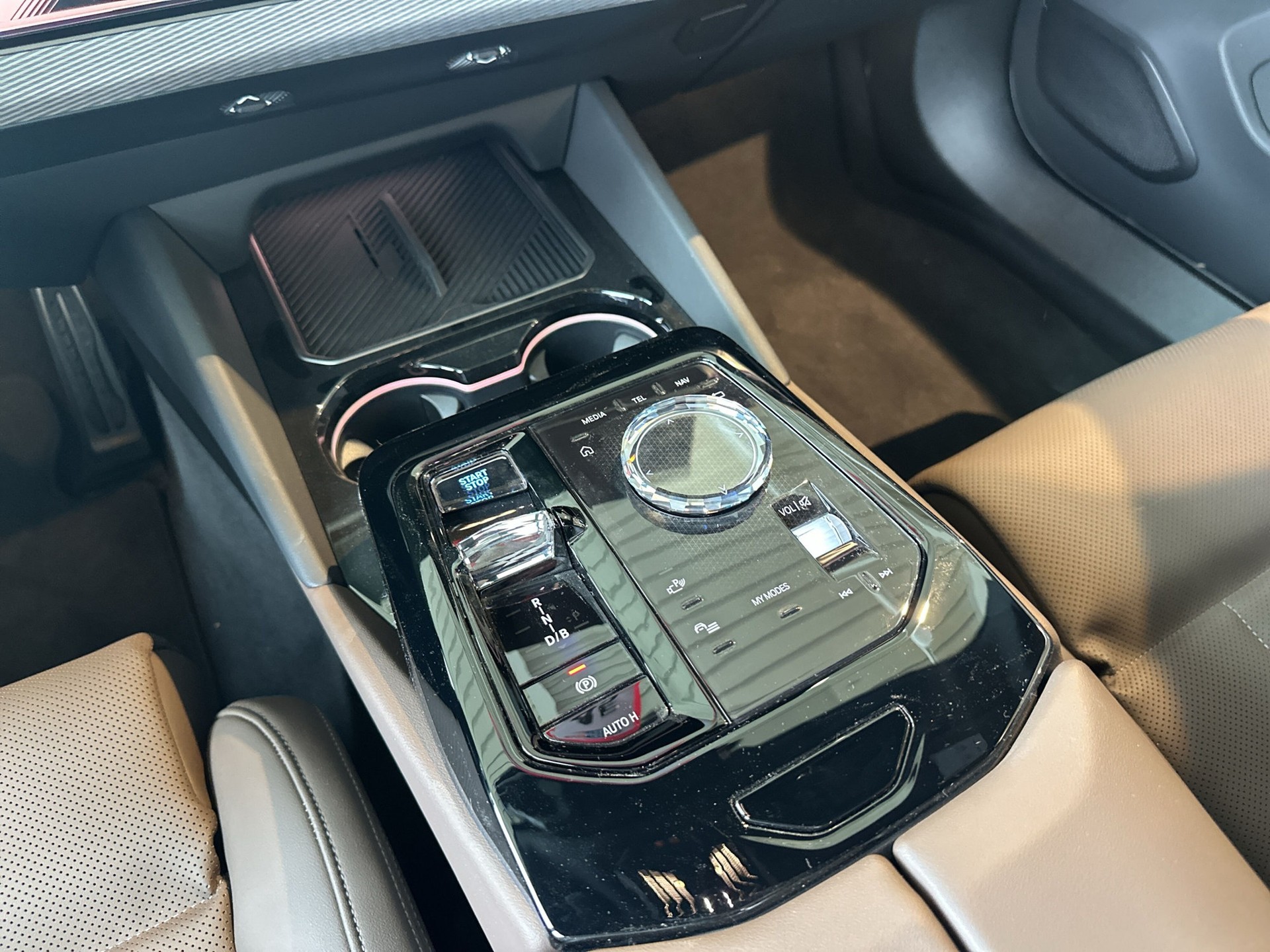 BMW i5 eDrive40 M Sport-image-9