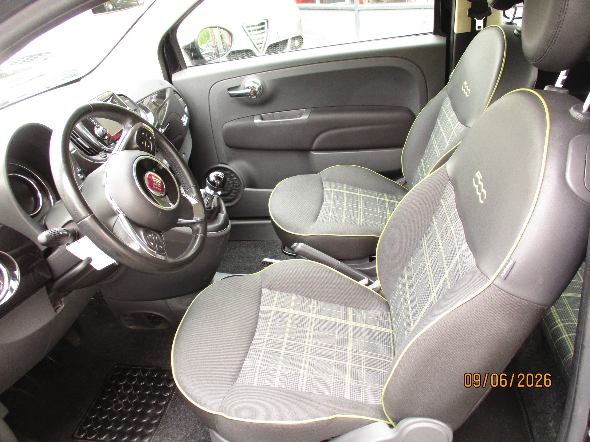 FIAT 500 1.2 Lounge-image-5