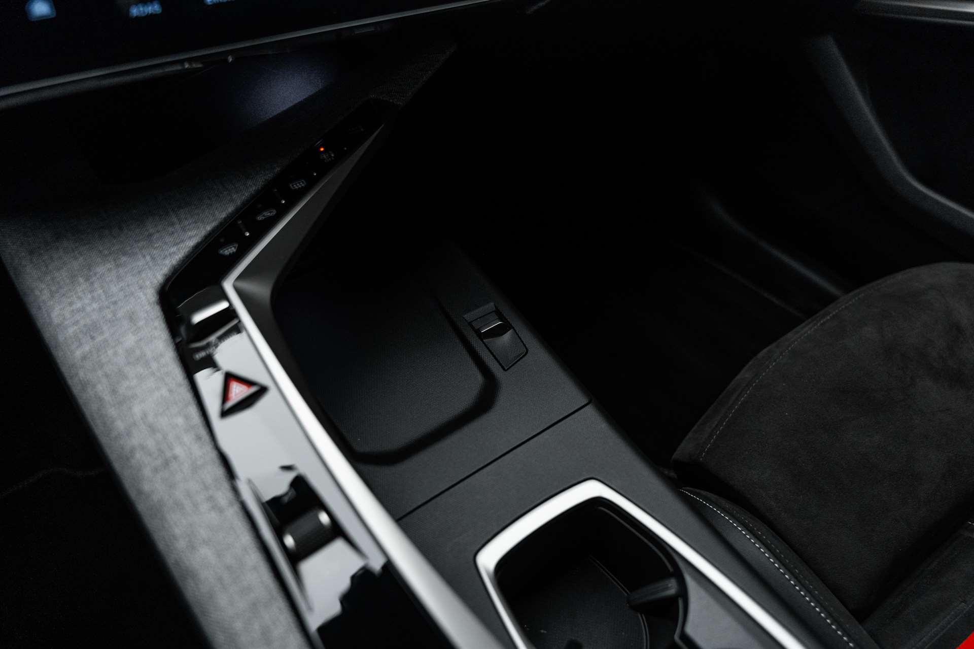 PEUGEOT 3008 145 e-DCS6 Hybrid GT Automat-image-25